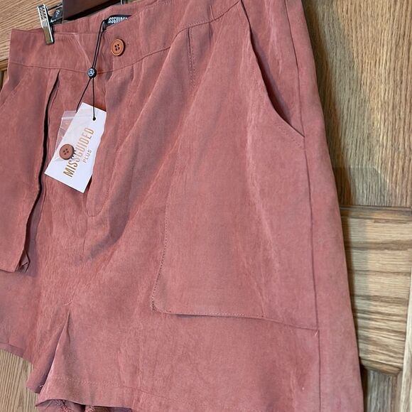 MISSGUIDED *NWT* Twill Utility Shorts - Picture 9 of 12